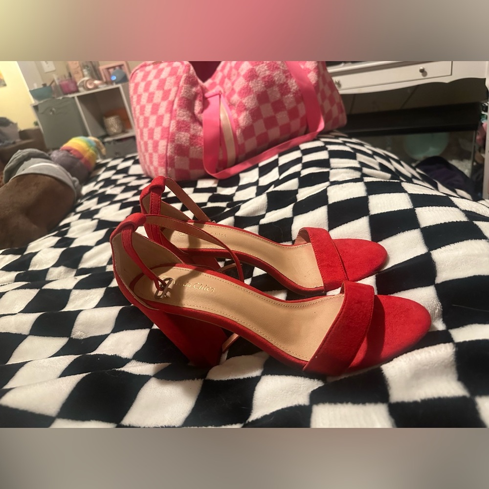 Red heels , super comfy just don’t fit my feet right